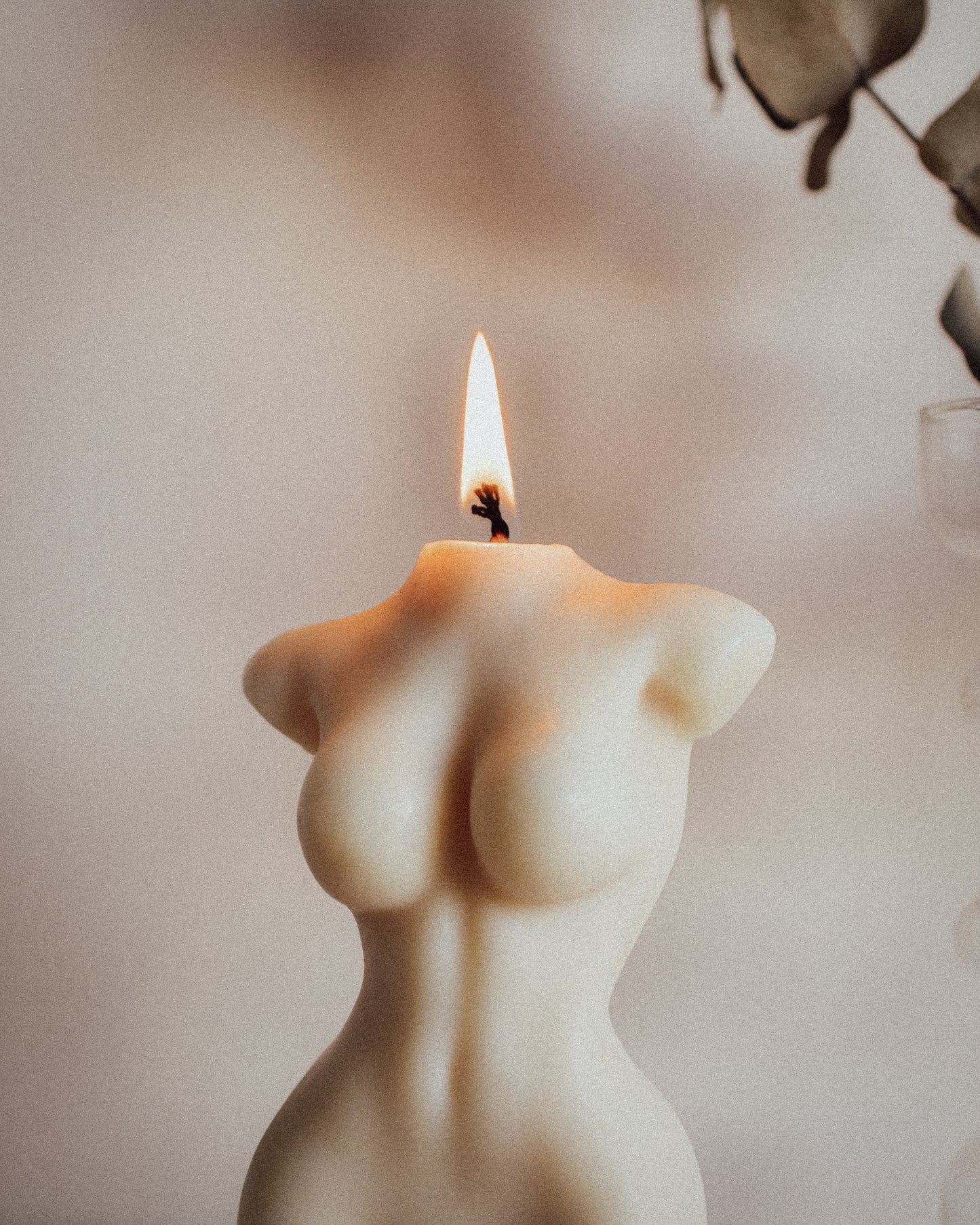 Medium Curve Body Candle